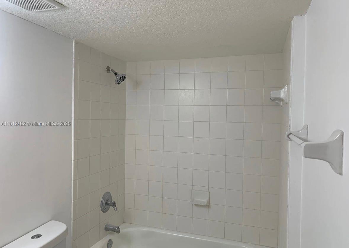 2921 Se 13th Ave 103-48 Property Photo 5