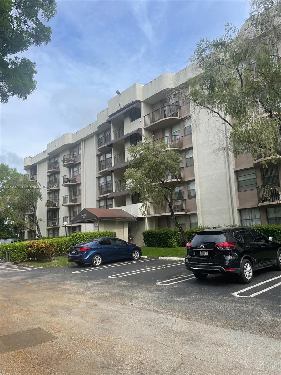 2701 Riverside Dr 409-b Property Photo 1