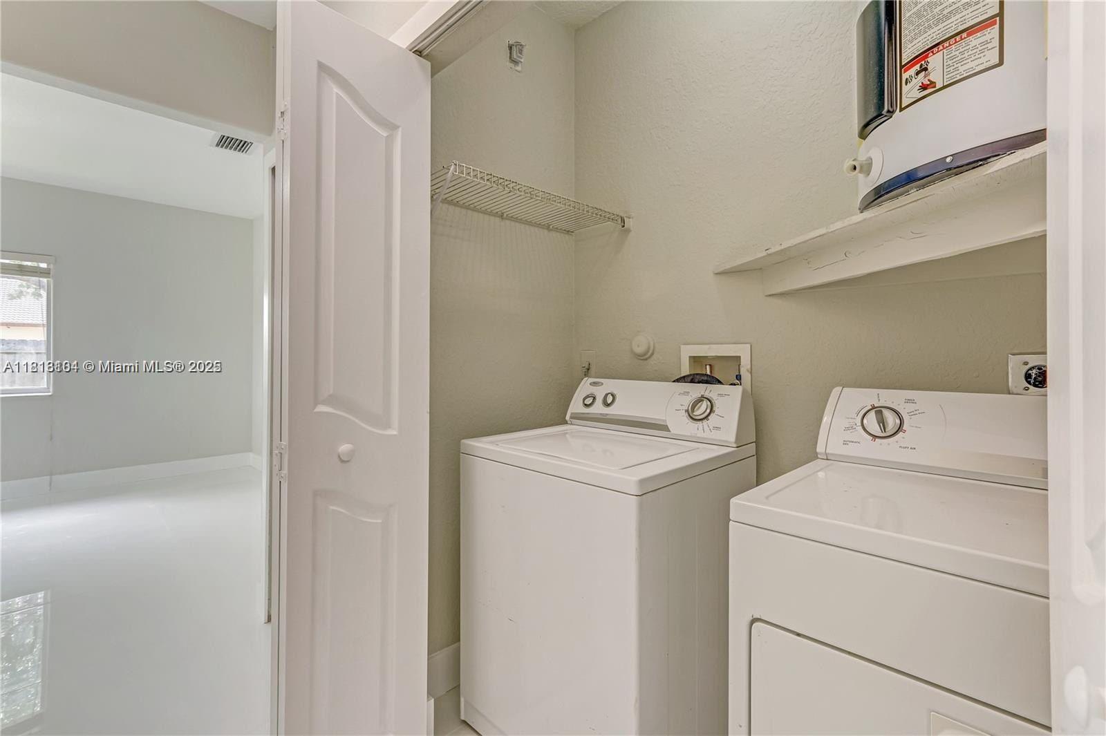 709 Se 14th Pl Property Photo 8
