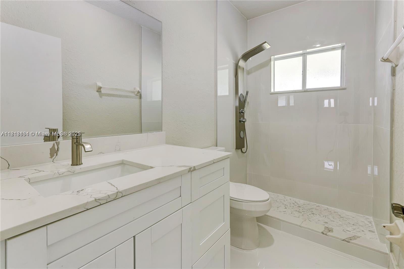 709 Se 14th Pl Property Photo 11