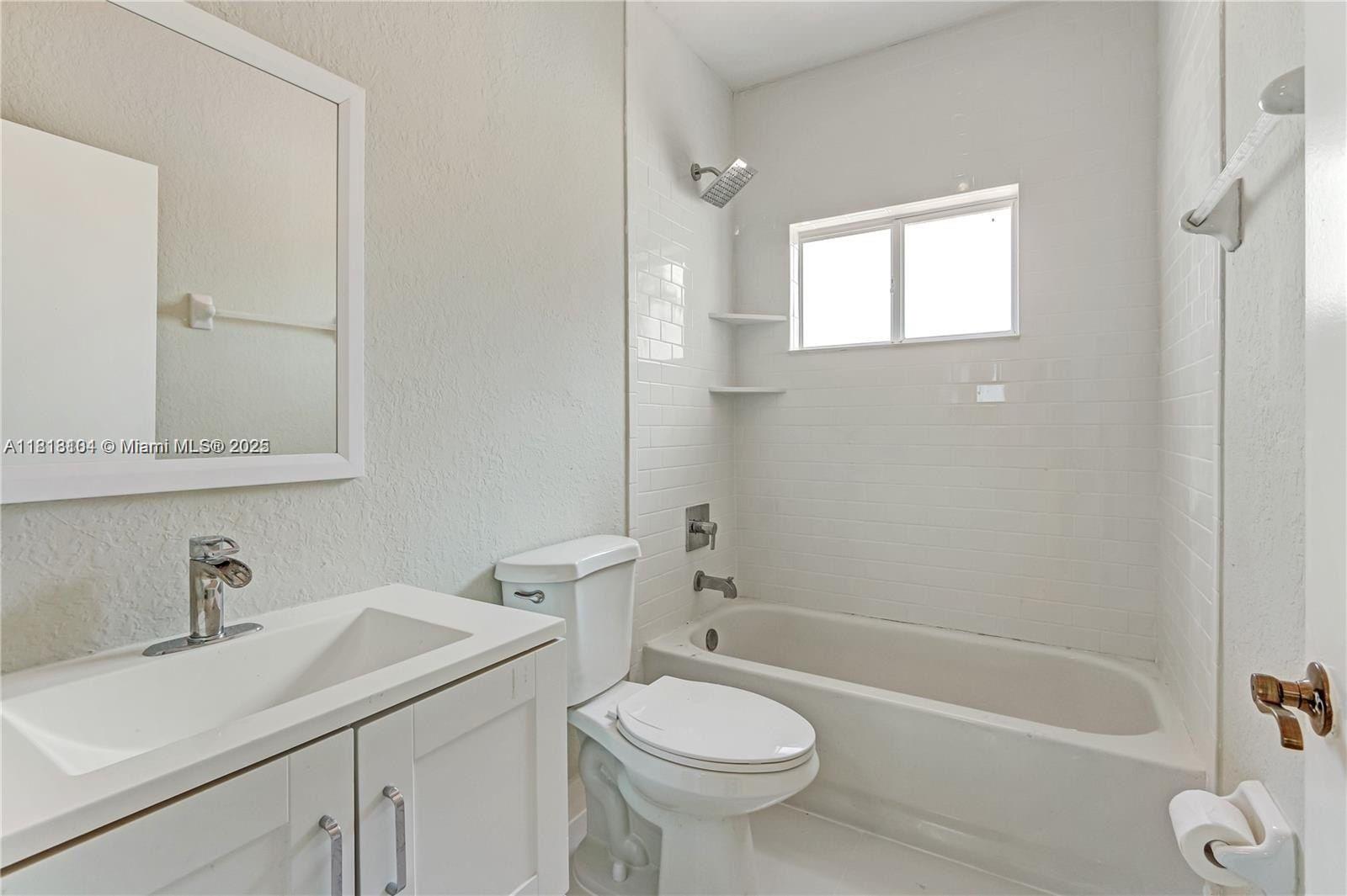 709 Se 14th Pl Property Photo 16