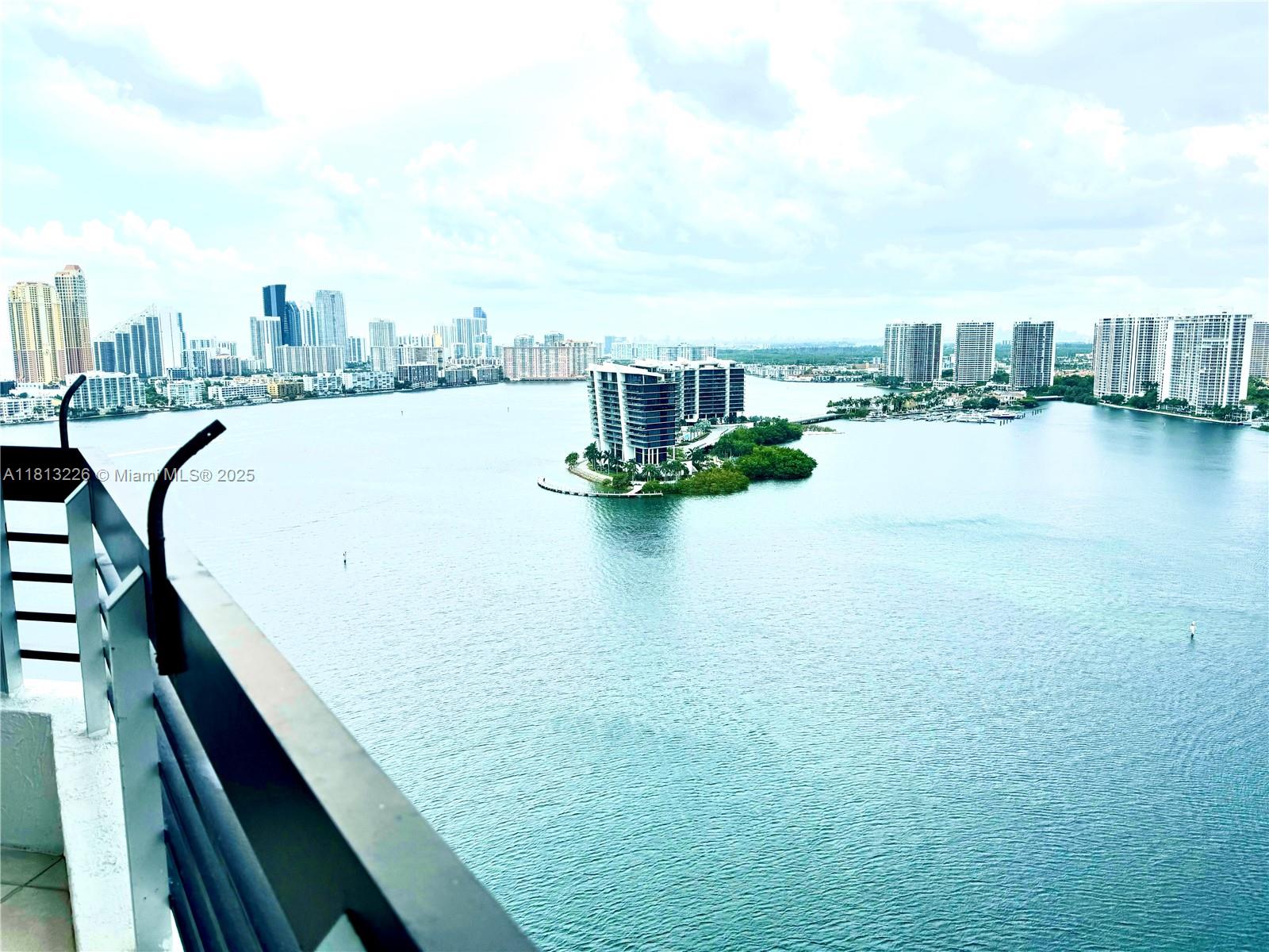 3530 Mystic Pointe Dr 3001 Property Photo 2