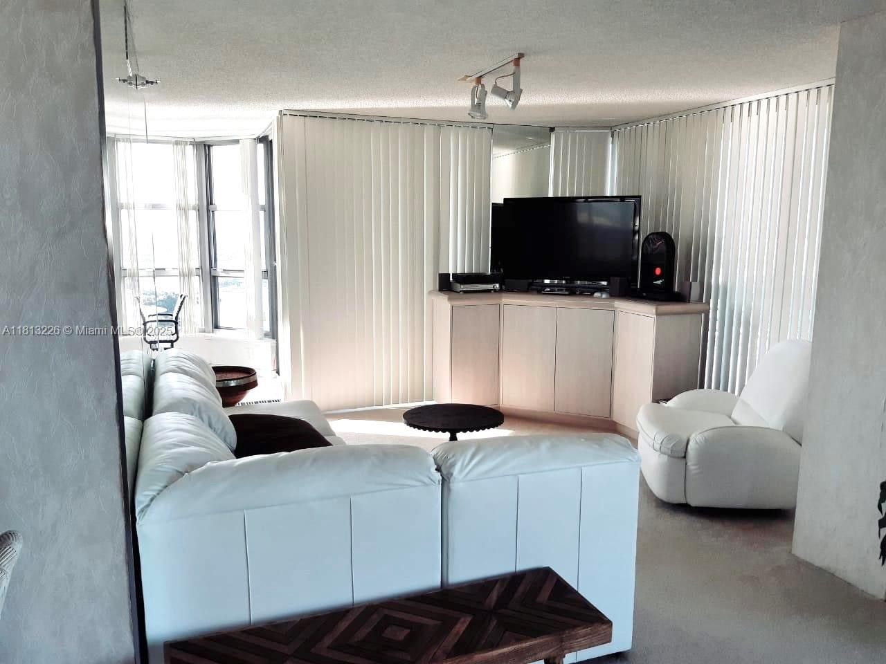 3530 Mystic Pointe Dr 3001 Property Photo 9