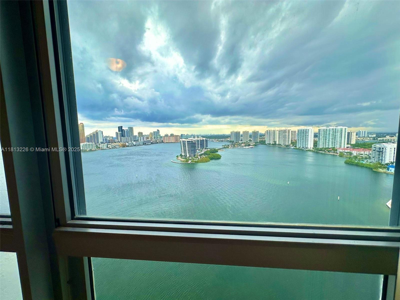 3530 Mystic Pointe Dr 3001 Property Photo 12