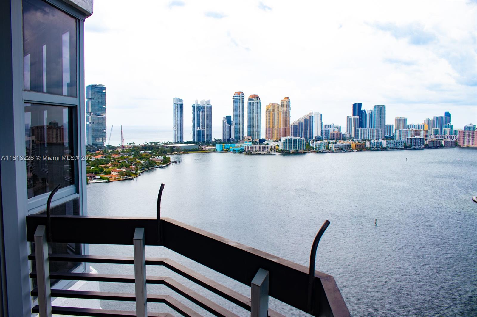 3530 Mystic Pointe Dr 3001 Property Photo 18