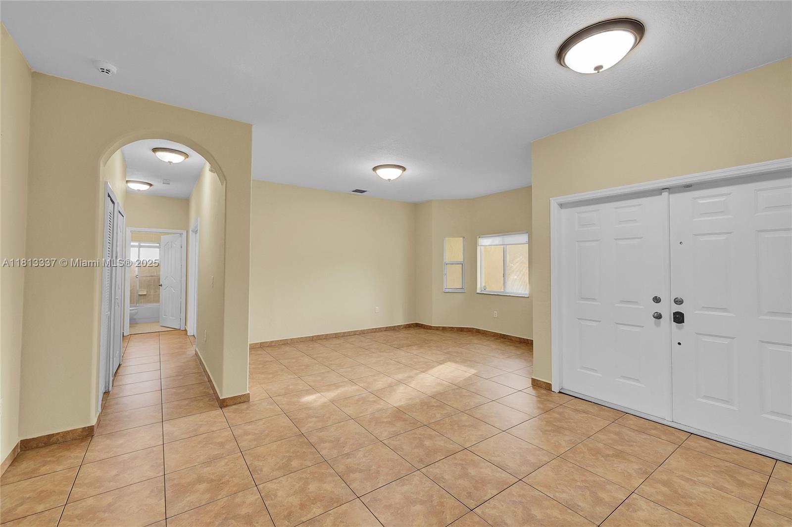 706 Se 13th Ter Property Photo 4