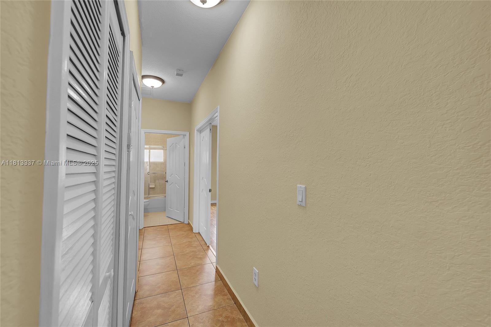 706 Se 13th Ter Property Photo 10