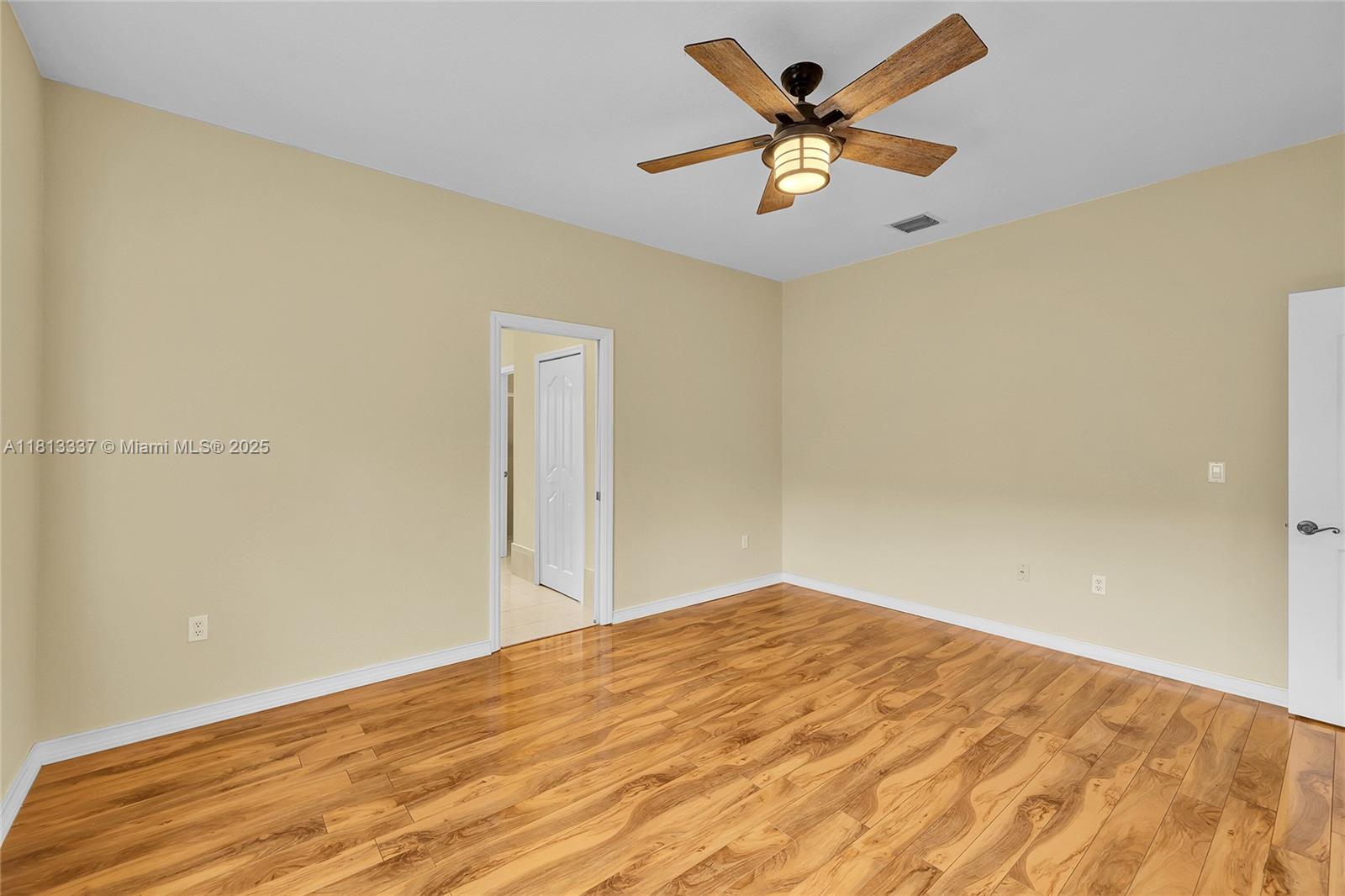 706 Se 13th Ter Property Photo 12