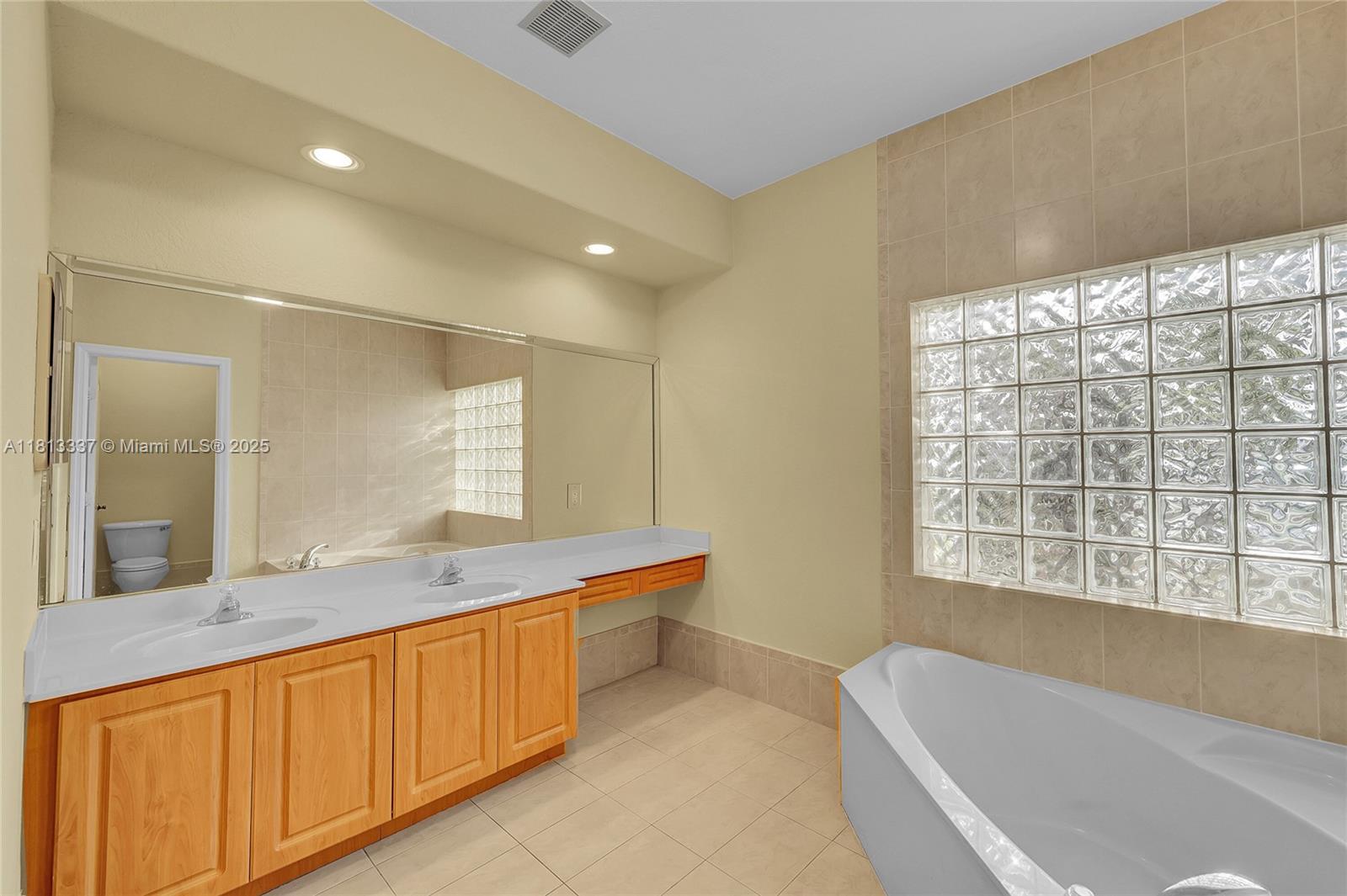 706 Se 13th Ter Property Photo 15