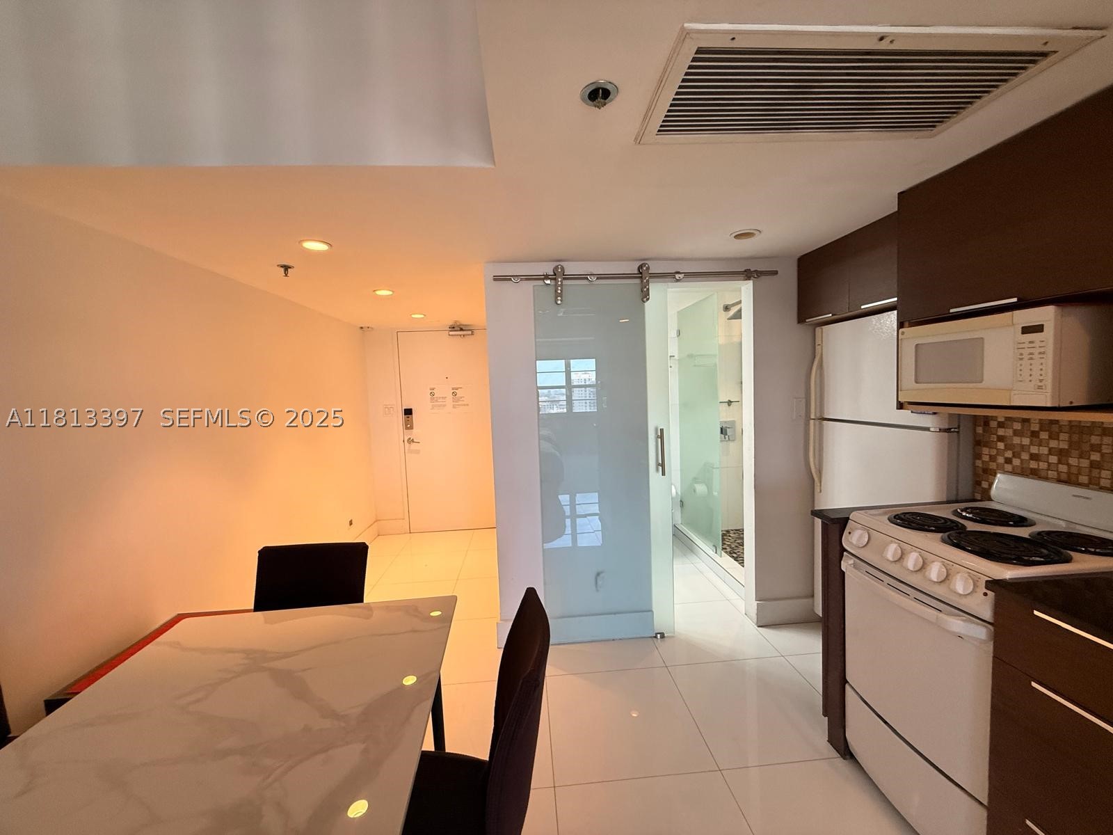 100 Lincoln Rd 1214 Property Photo 8