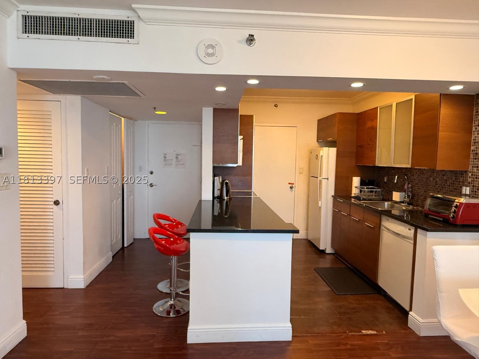 100 Lincoln Rd 1214 Property Photo 20