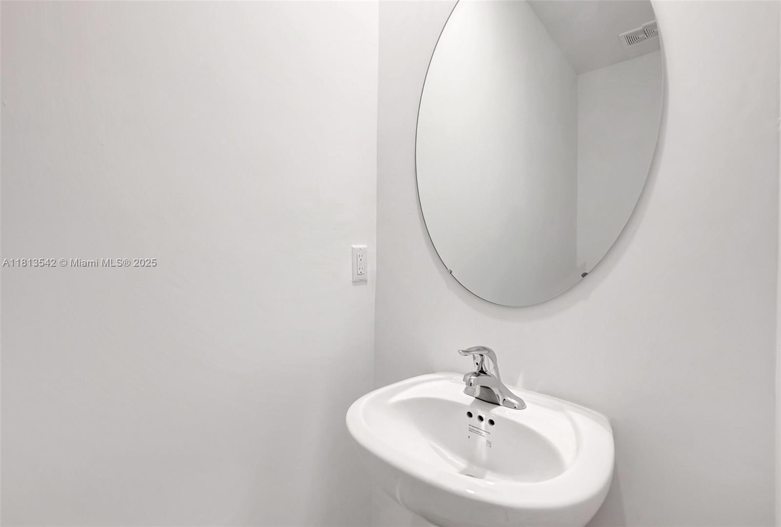 2424 Se 28th St 2424 Property Photo 16