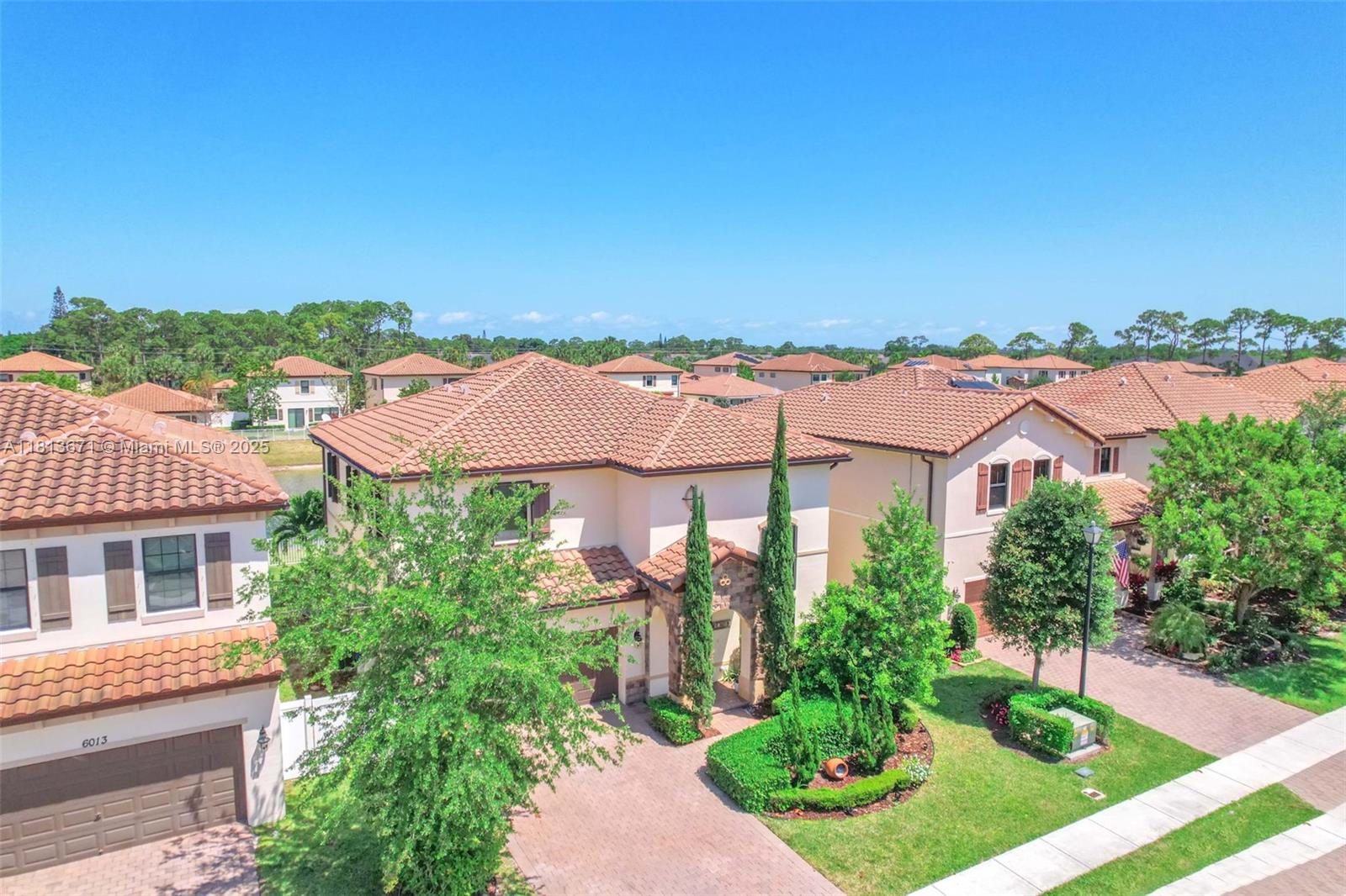 A11813671 Property Photo 1