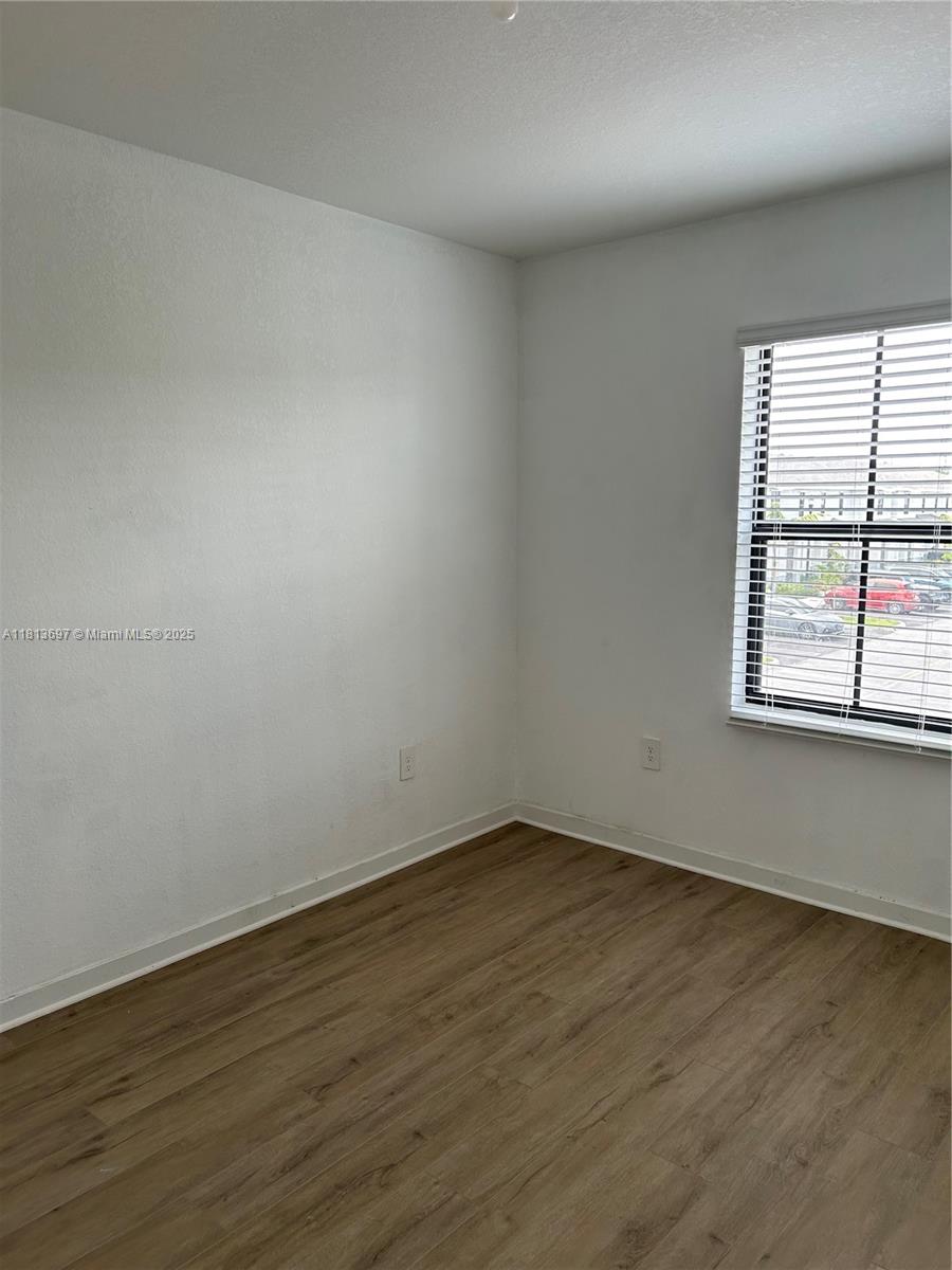 310 Ne 12th St 310 Property Photo 8