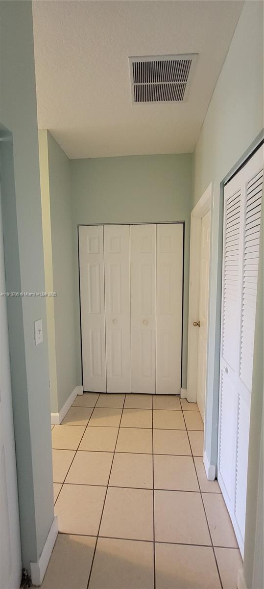 2501 Ne 41st Ter Property Photo 11