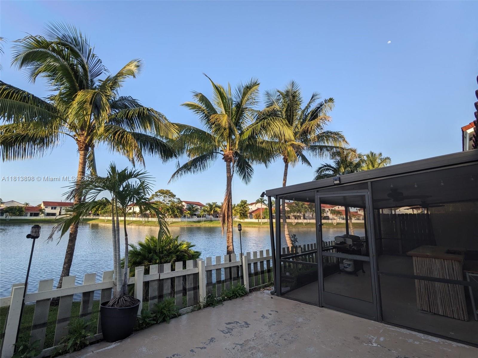 2711 San Remo Cir Property Photo 1