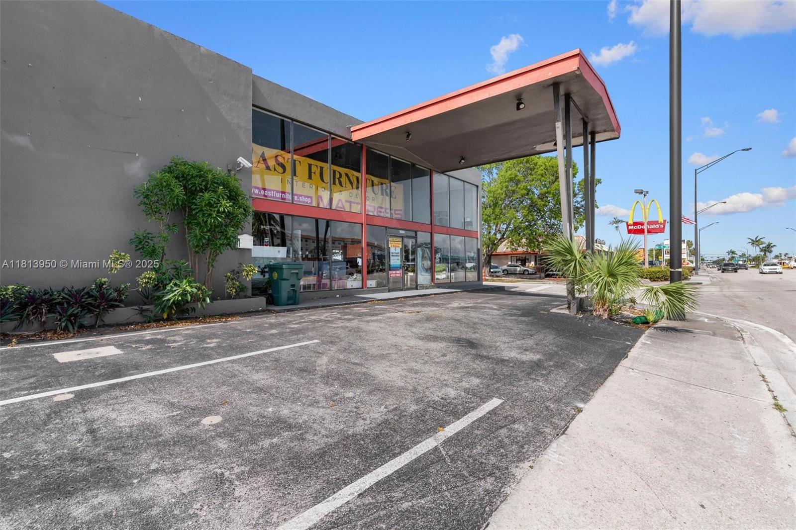 1500 E Commercial Blvd Property Photo 37