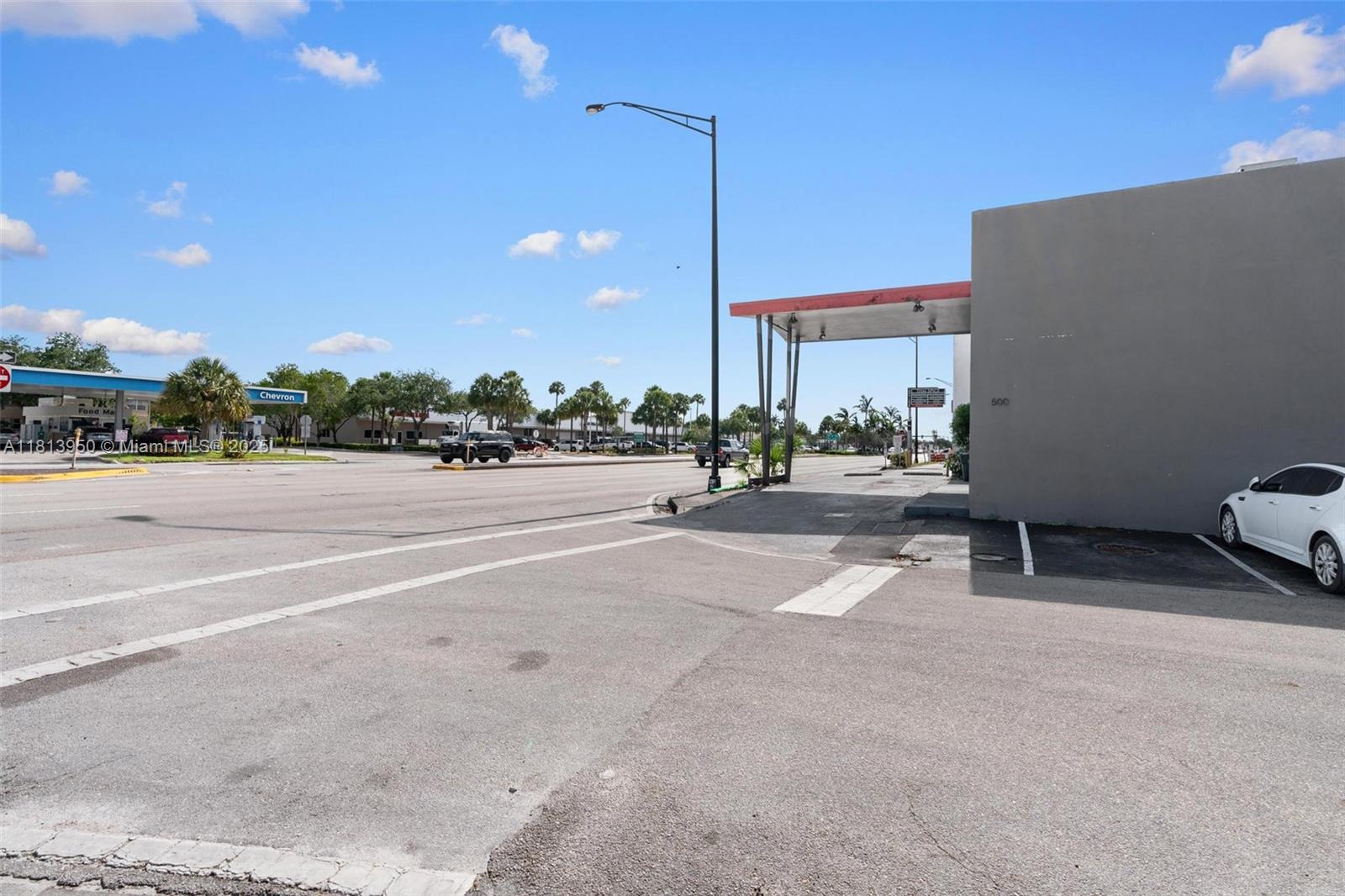 1500 E Commercial Blvd Property Photo 40