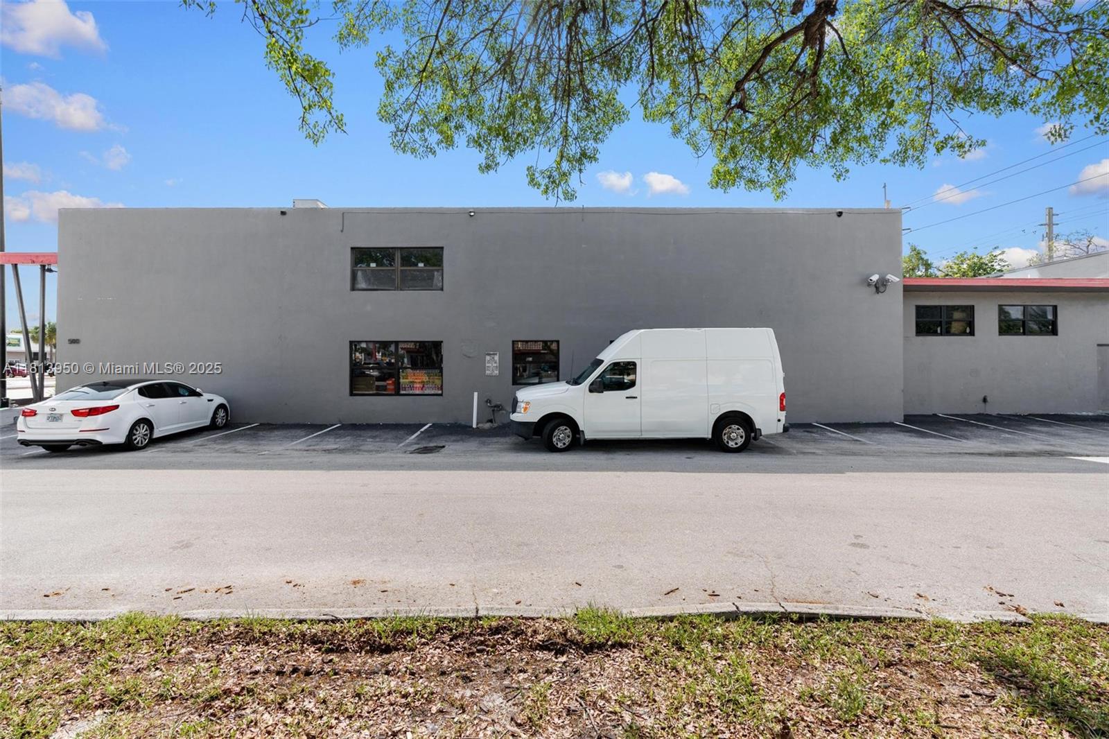 1500 E Commercial Blvd Property Photo 41