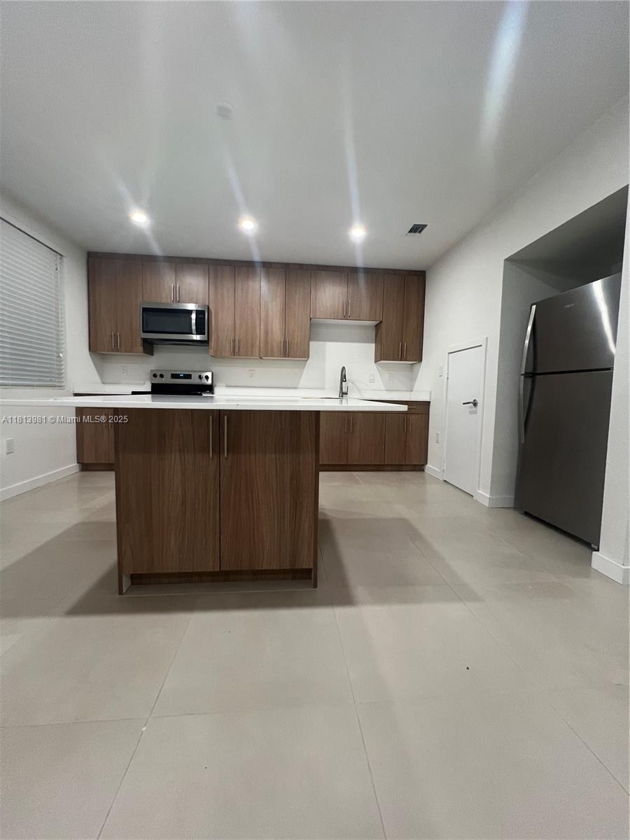 199 N Redland Rd B3 Property Photo 5