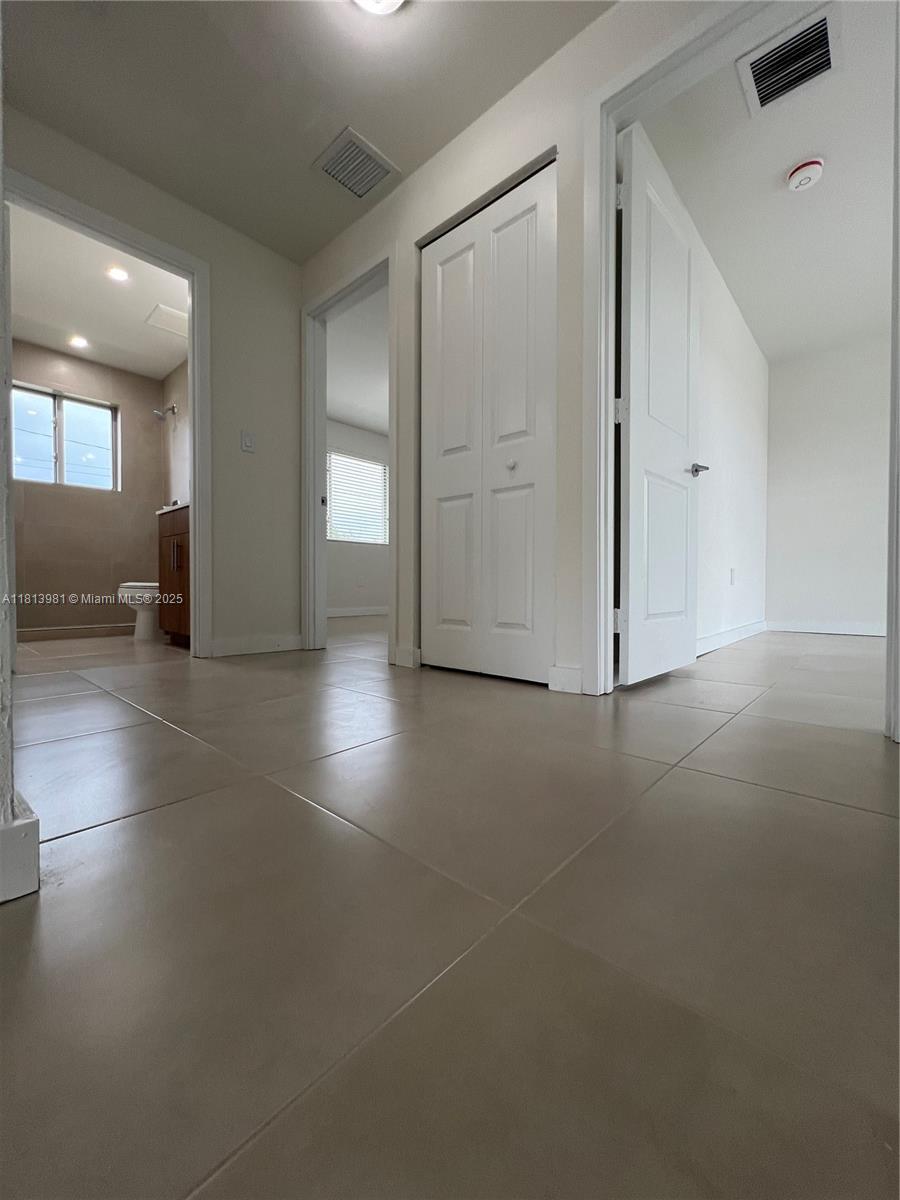 199 N Redland Rd B3 Property Photo 8