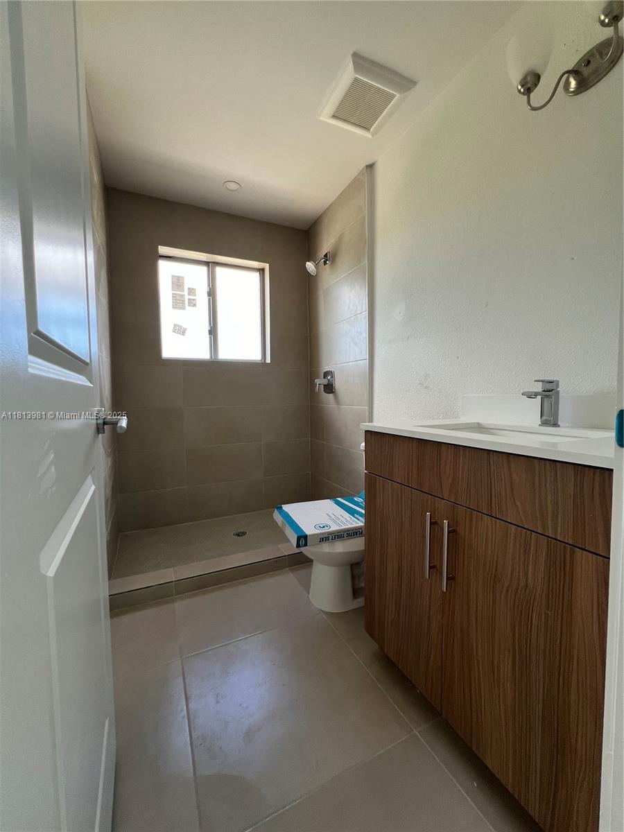 199 N Redland Rd B3 Property Photo 11