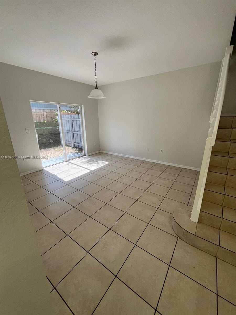 1698 Se 9th Ave Property Photo 11