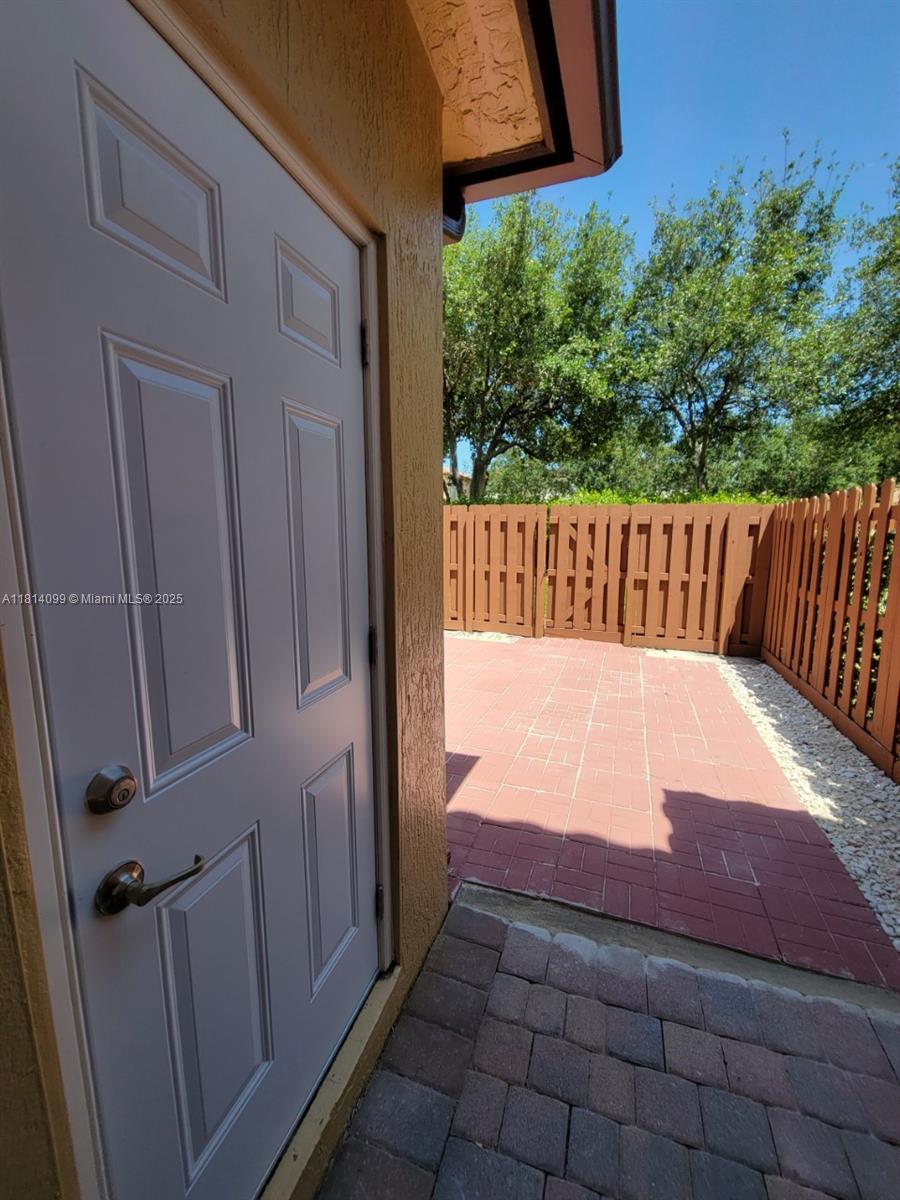 443 Se 32nd Ter Property Photo 12