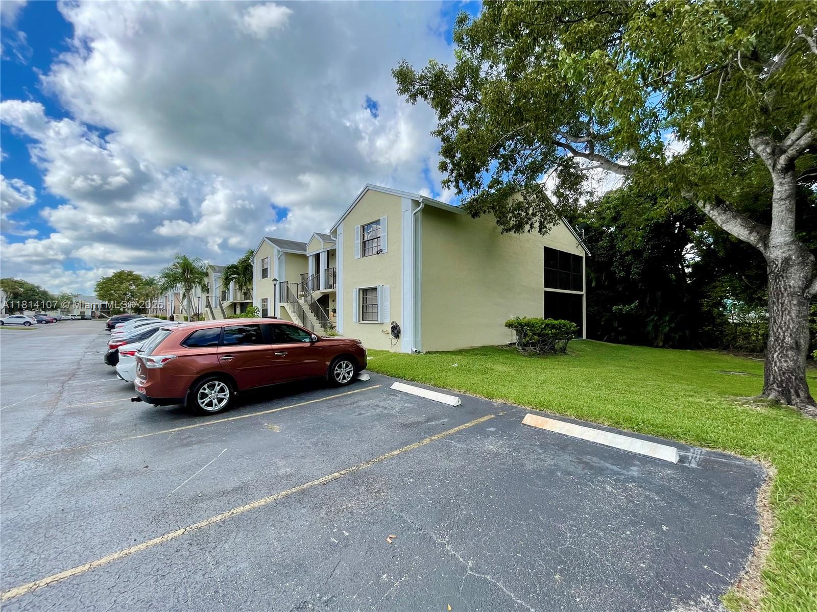 1150 N Liberty Ave K Property Photo 1
