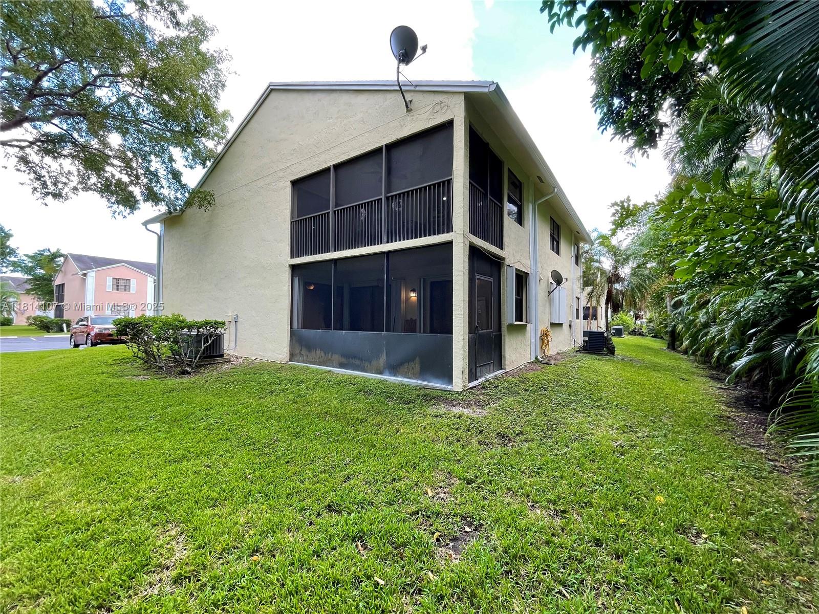 1150 N Liberty Ave K Property Photo 18