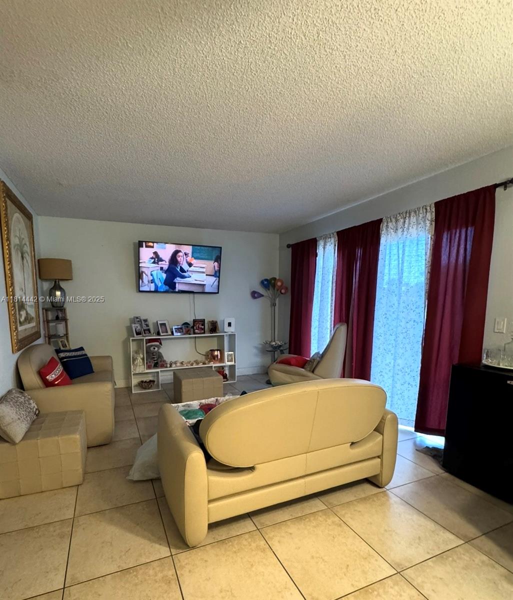 1484 Lake Crystal Dr E Property Photo 6