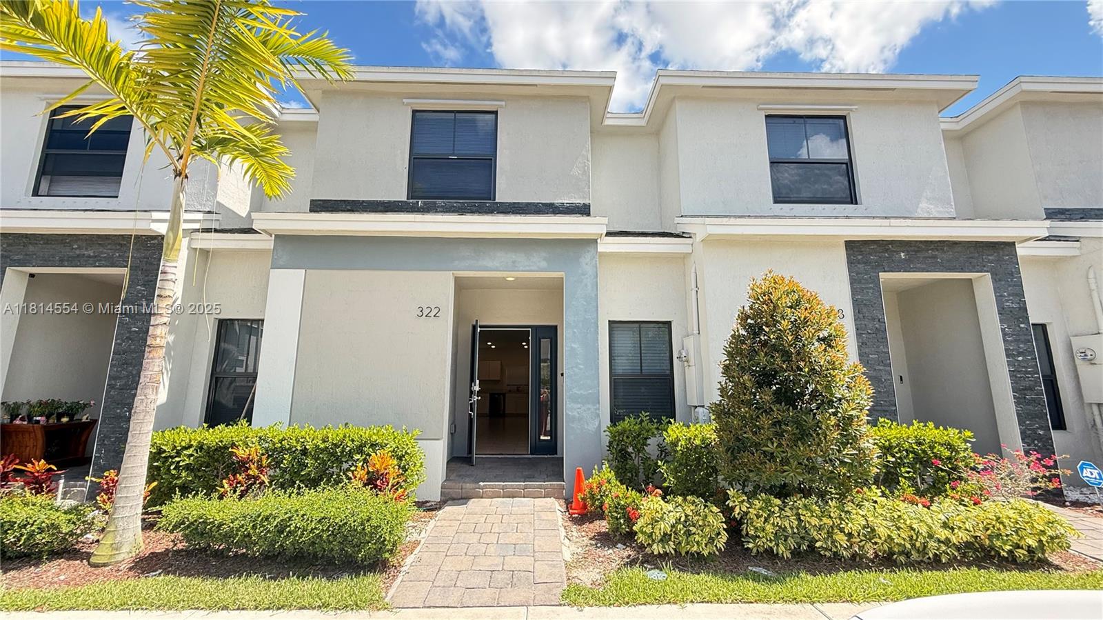 322 Ne 1st Dr Property Photo 1
