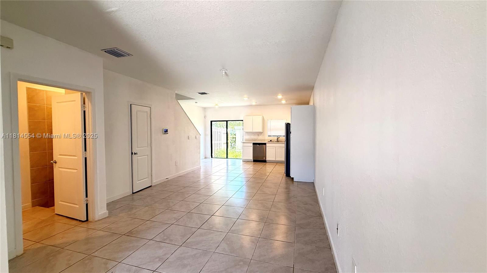 322 Ne 1st Dr Property Photo 3