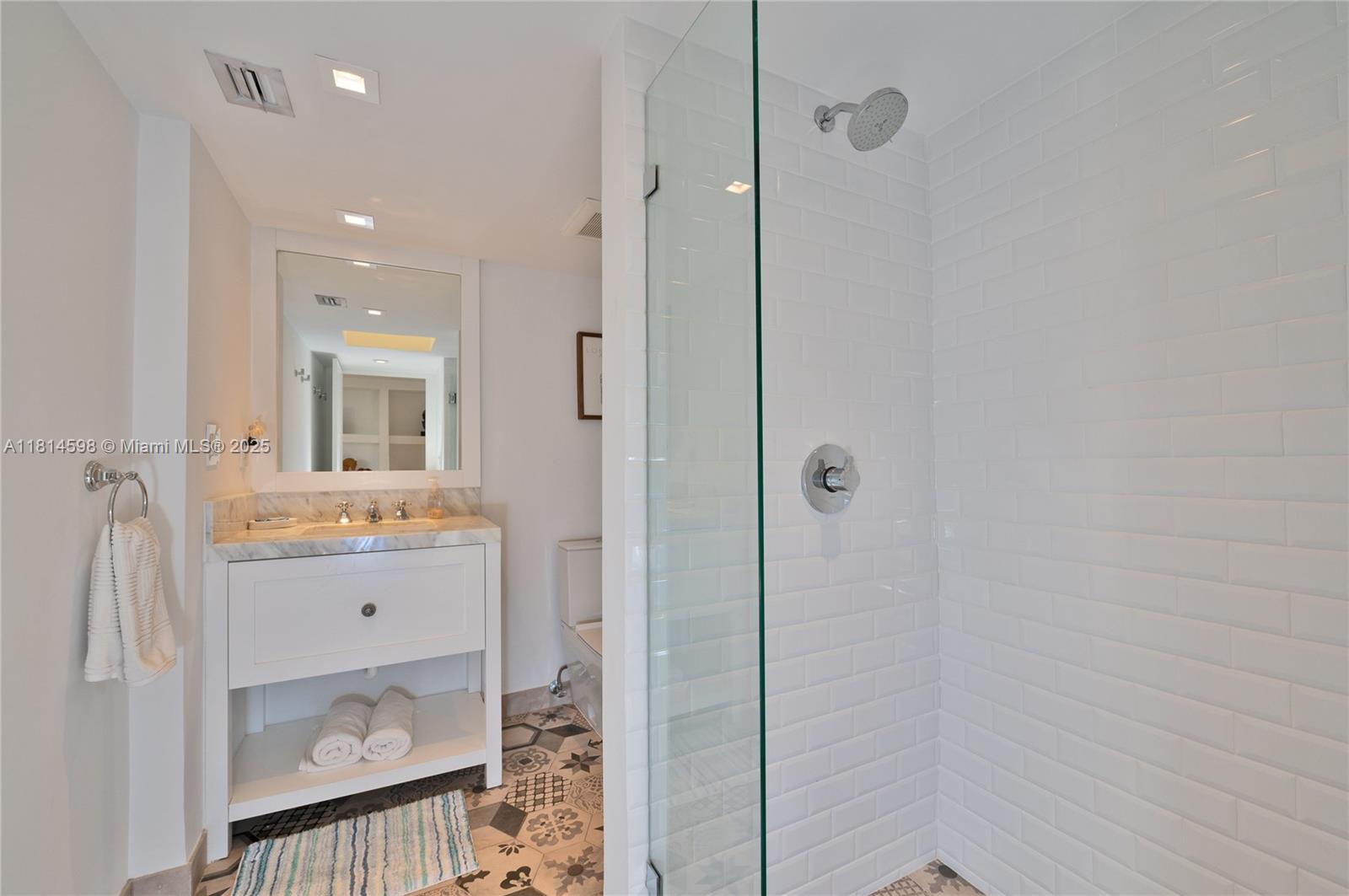 101 Crandon Blvd 480 Property Photo 25