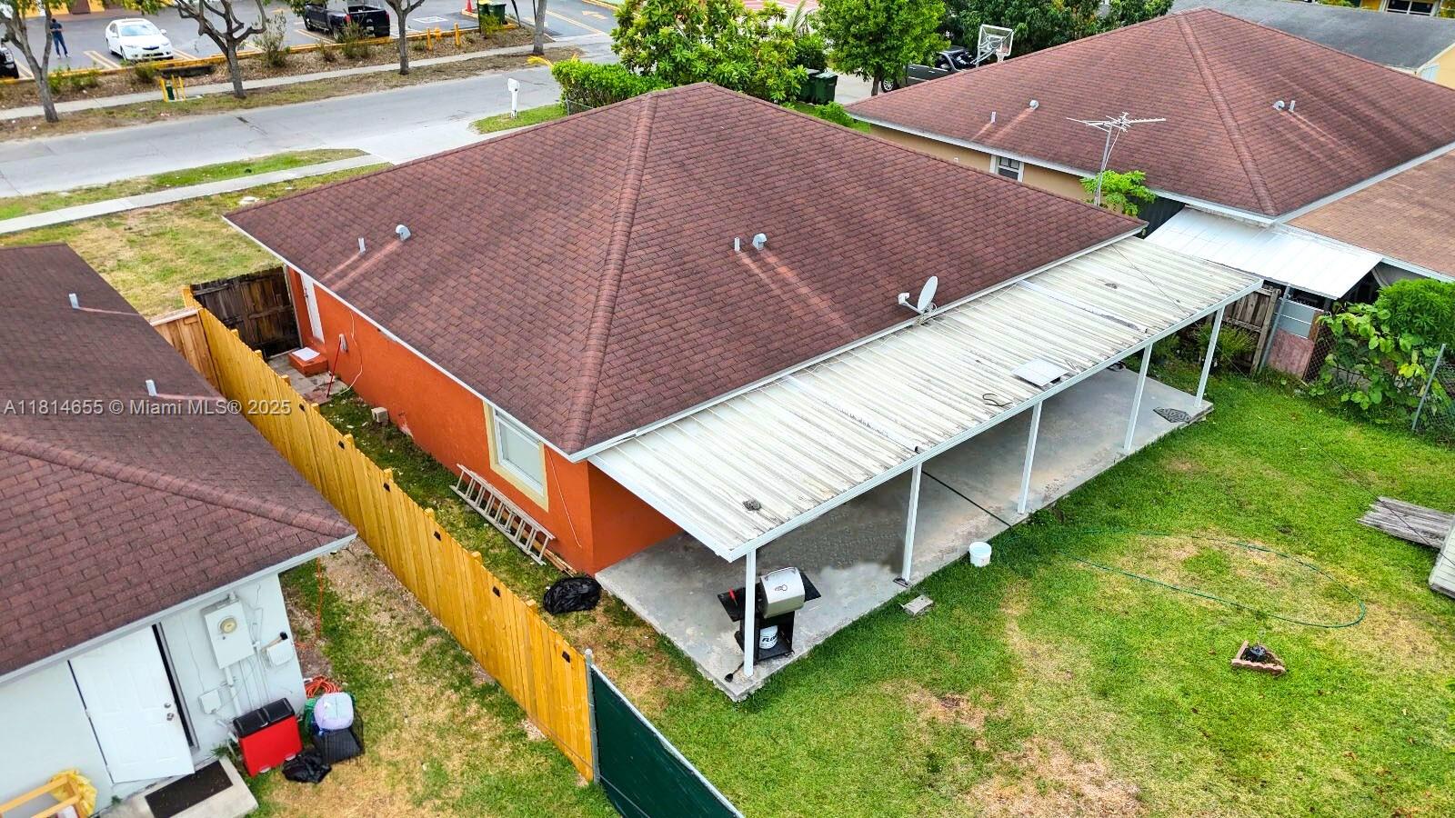 229 Nw 9th Ave Property Photo 5