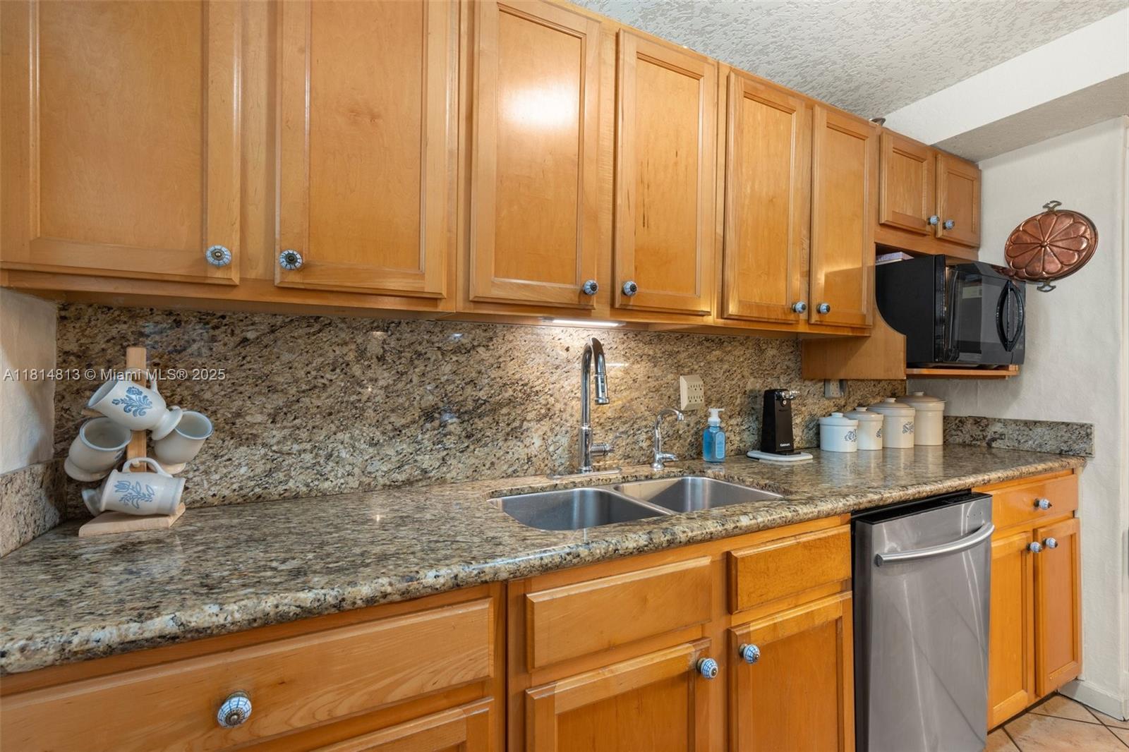 2472 Andros Ln Property Photo 7