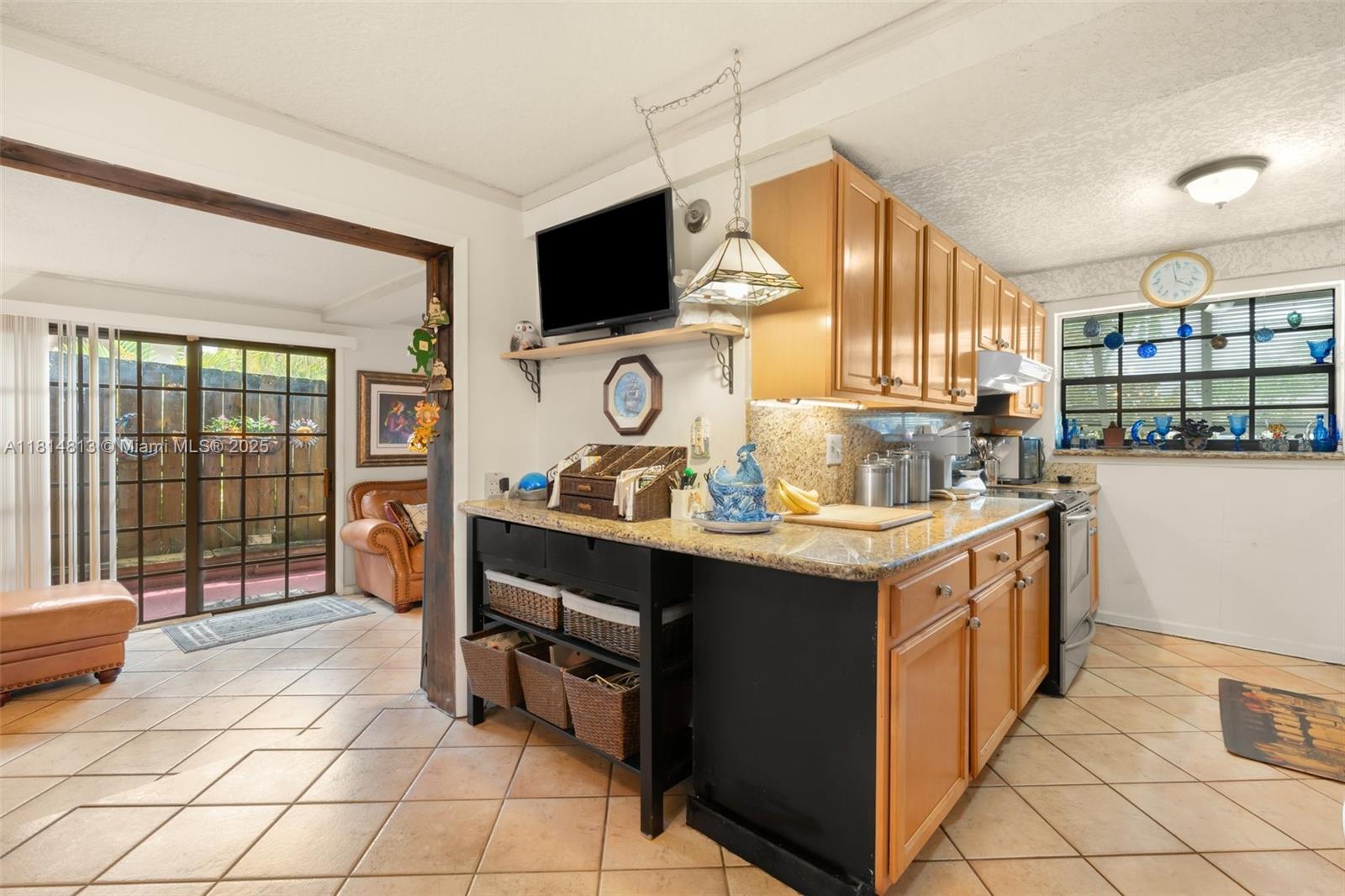 2472 Andros Ln Property Photo 10