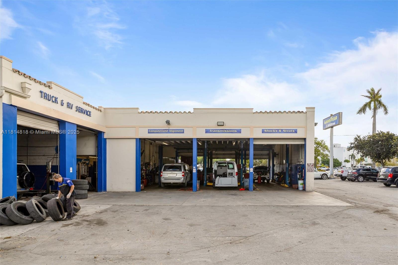 A11814818 Property Photo 2