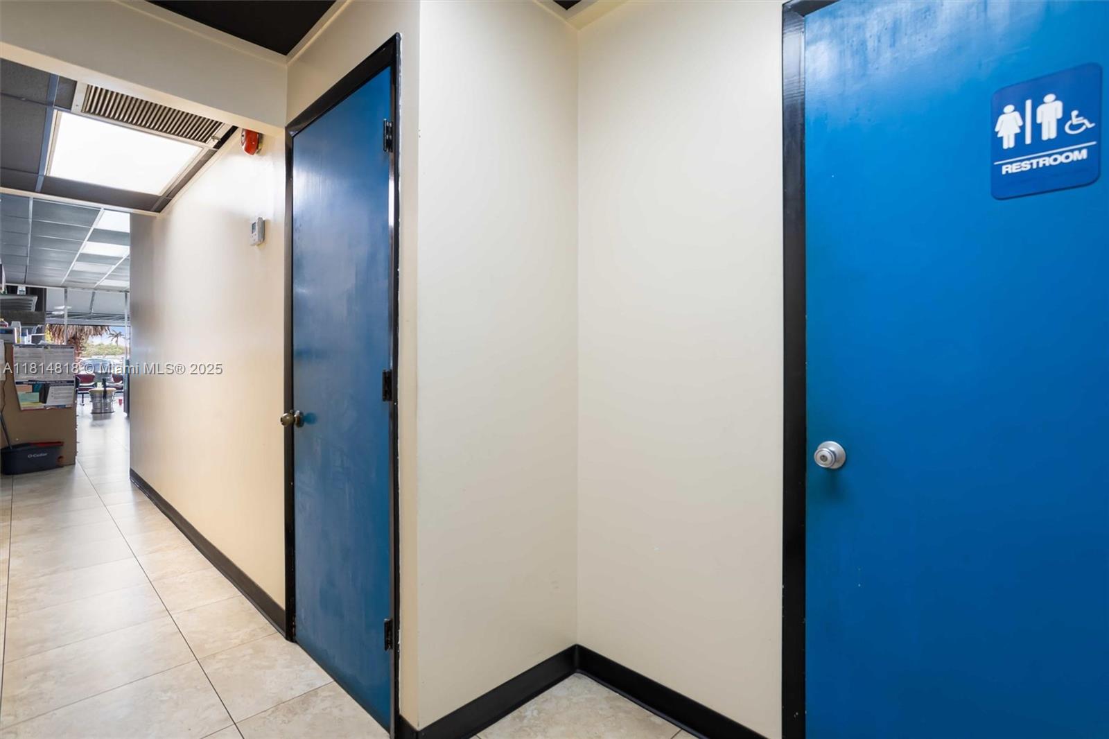 A11814818 Property Photo 13