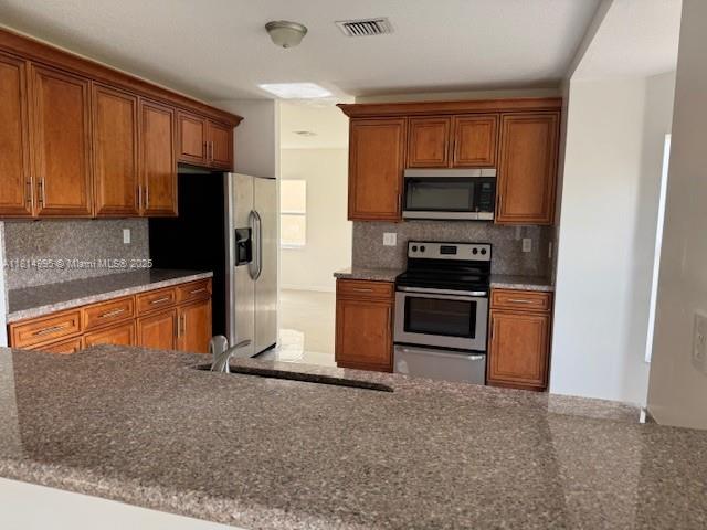 1720 Ne 35th Ave Property Photo 5