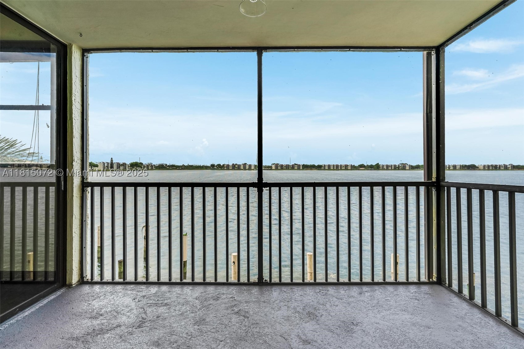 106 Lake Emerald Dr 210 Property Photo 12
