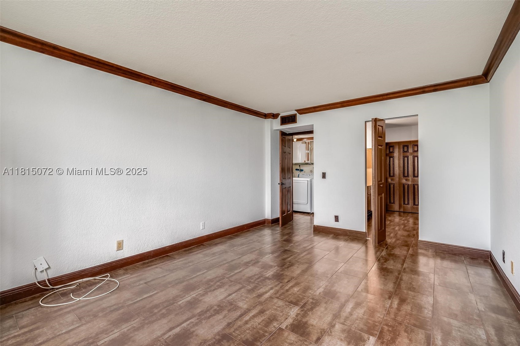 106 Lake Emerald Dr 210 Property Photo 18