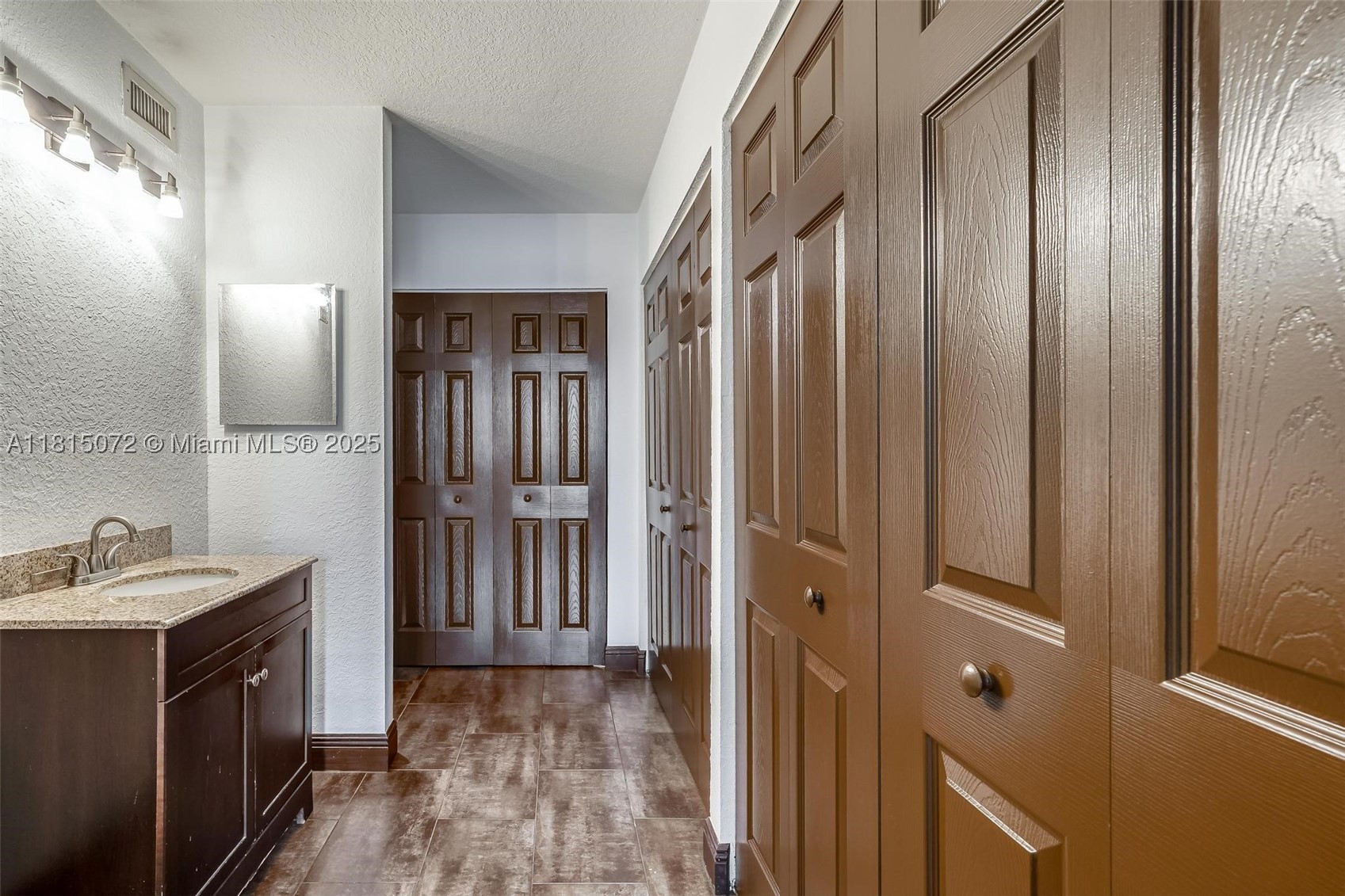 106 Lake Emerald Dr 210 Property Photo 19