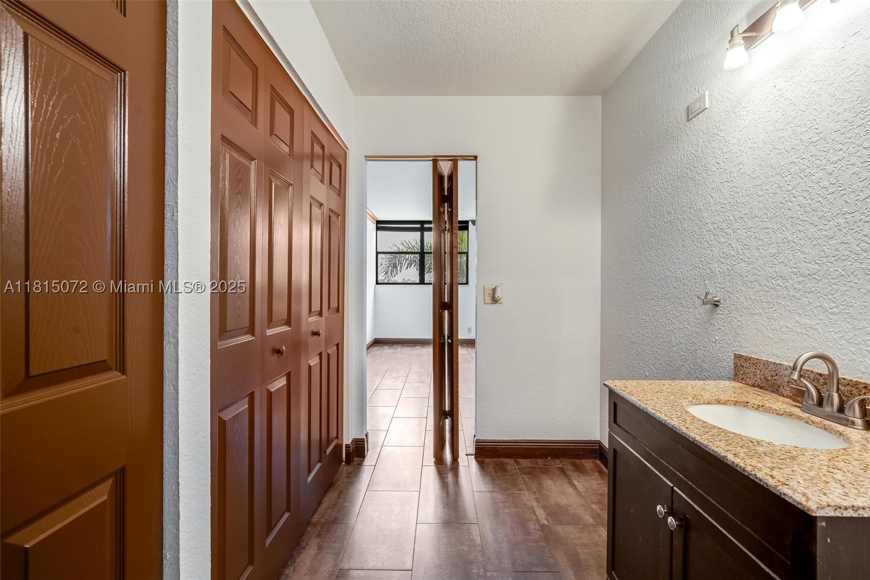 106 Lake Emerald Dr 210 Property Photo 20