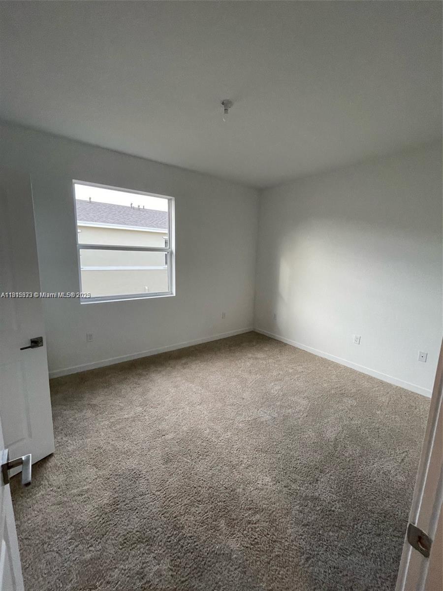 552 Ne 4th St 552 Property Photo 7
