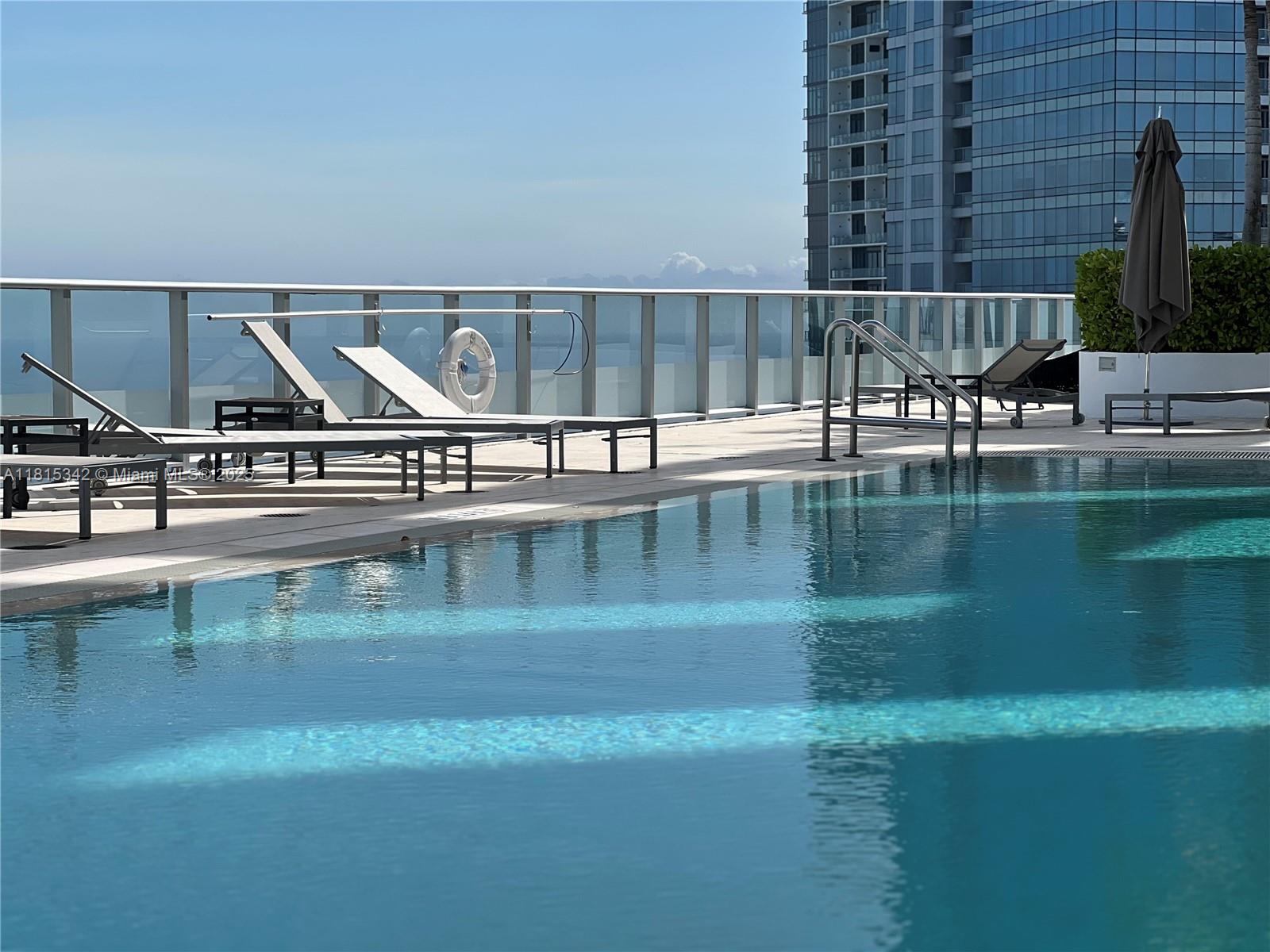 1300 Brickell Bay Dr Top Floor Property Photo 6