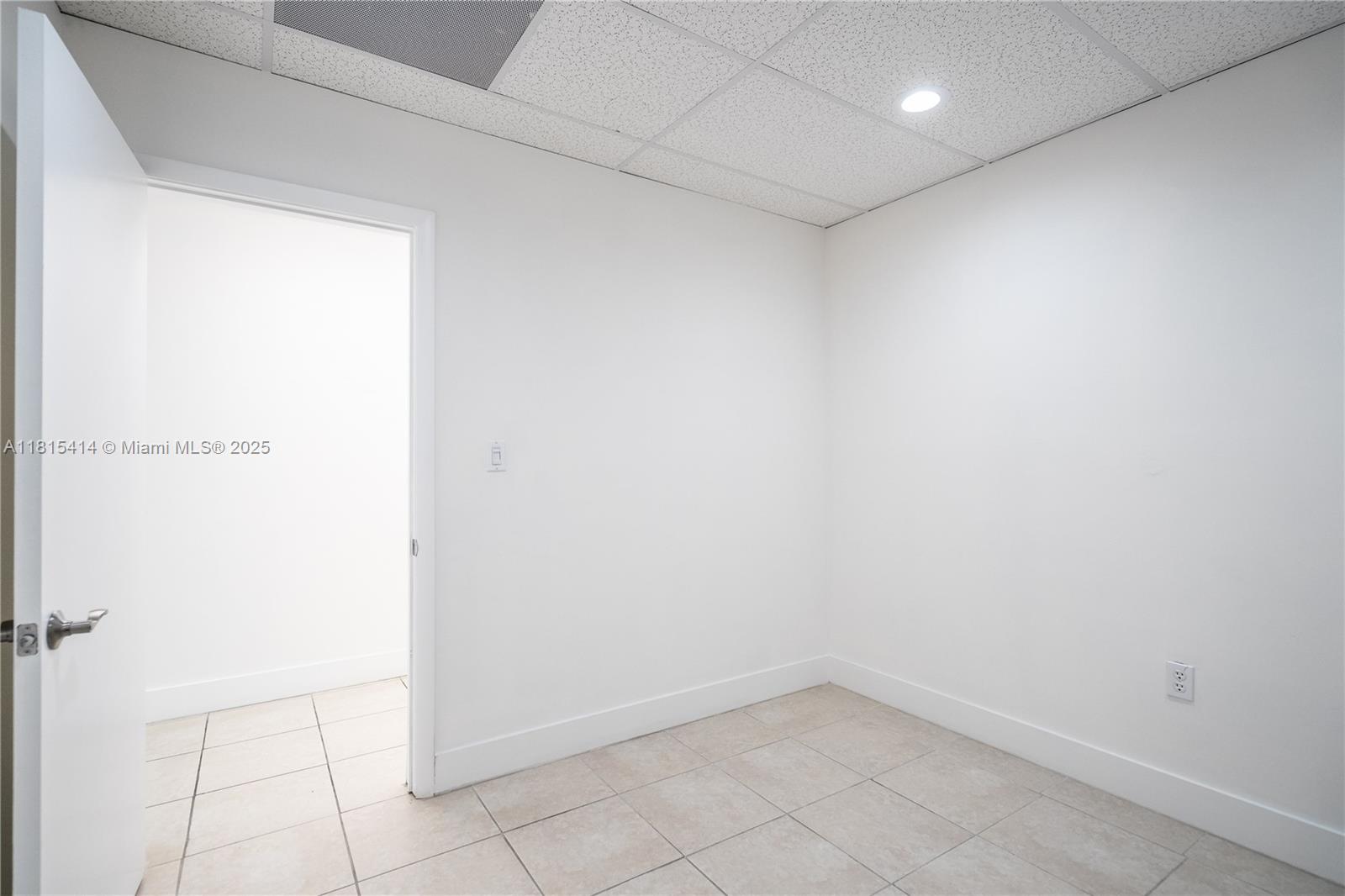 3119 Coral Way 3121a Property Photo 10
