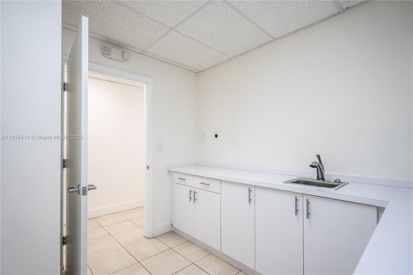 3119 Coral Way 3121a Property Photo 30