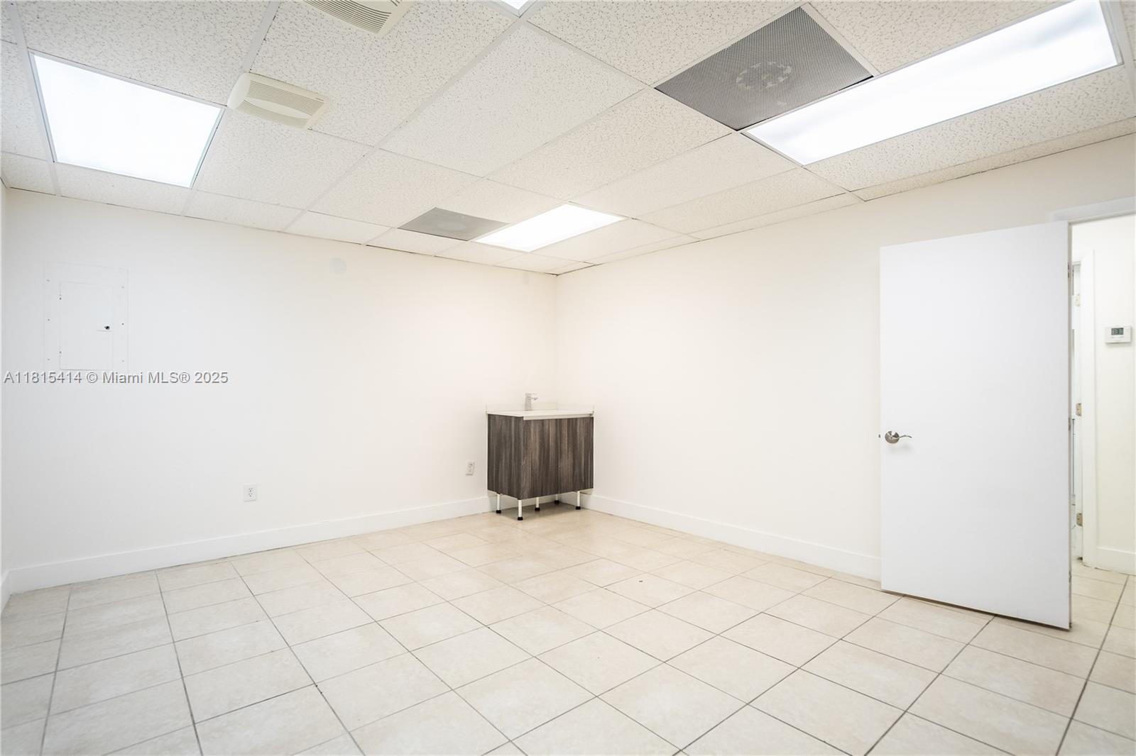 3119 Coral Way 3121a Property Photo 32