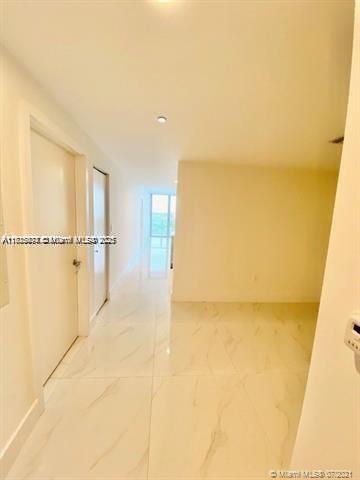 16385 Biscayne Blvd 702 Property Photo 2